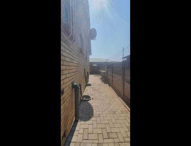 3 BEDROOM PROPERTY TO RENT IN LENNOXTON